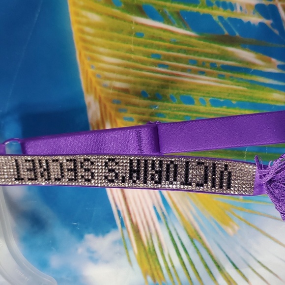 Victoria's Secret Bra. Size 36DDD - Picture 2 of 5